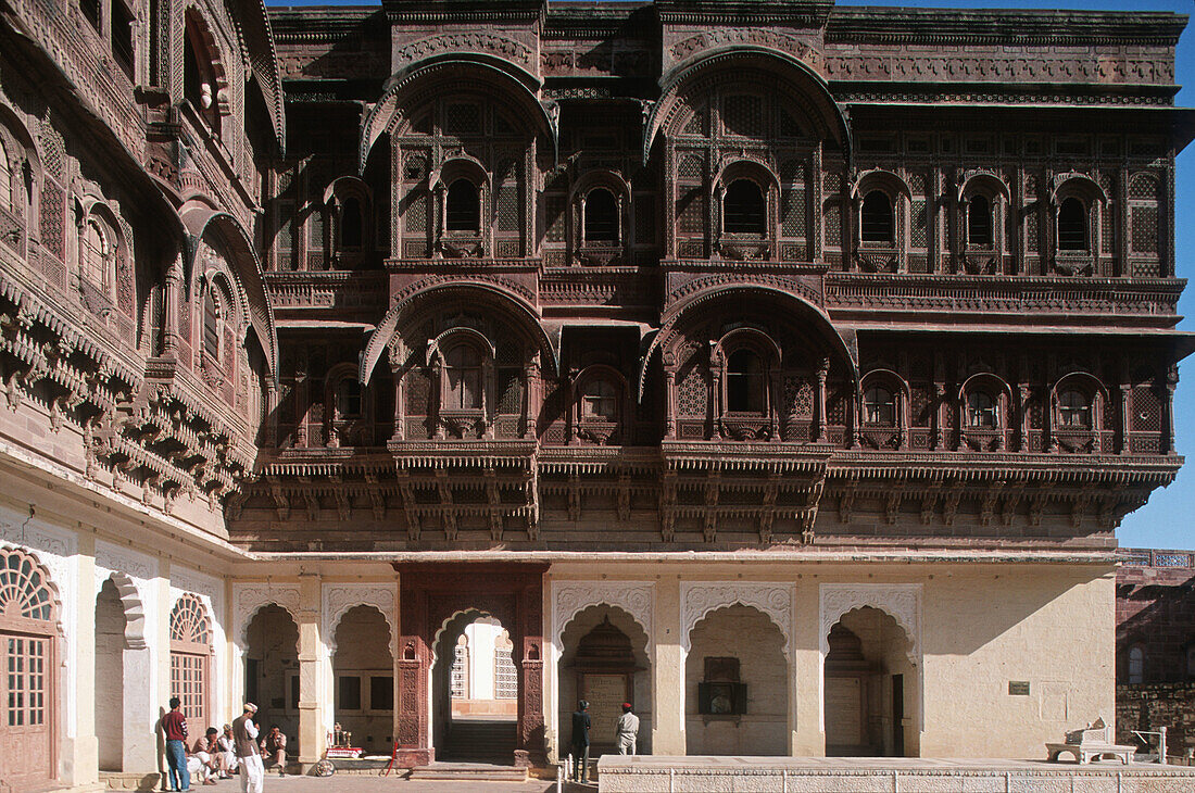 India, Rajasthan, Jodhpur, Mehrangarh fortress, Carved windows and arches in stonework