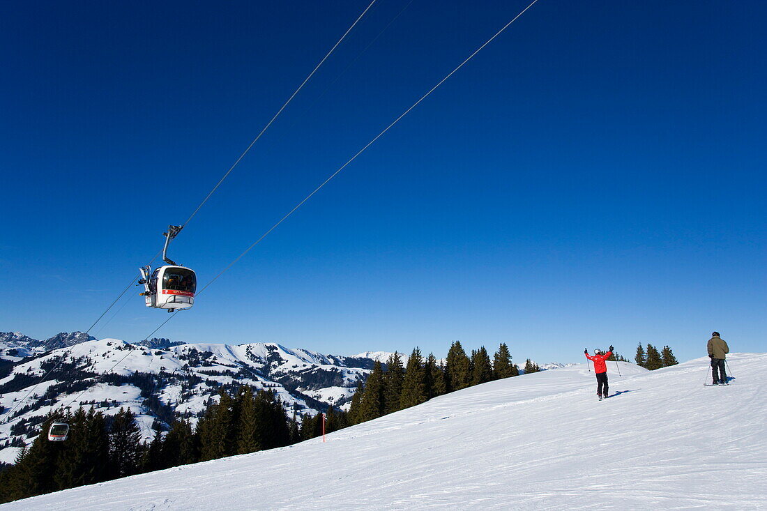 Saanerslochlift und Skipiste, Saanenmöser, Gstaad, Berner Oberland, Kanton Bern, Schweiz