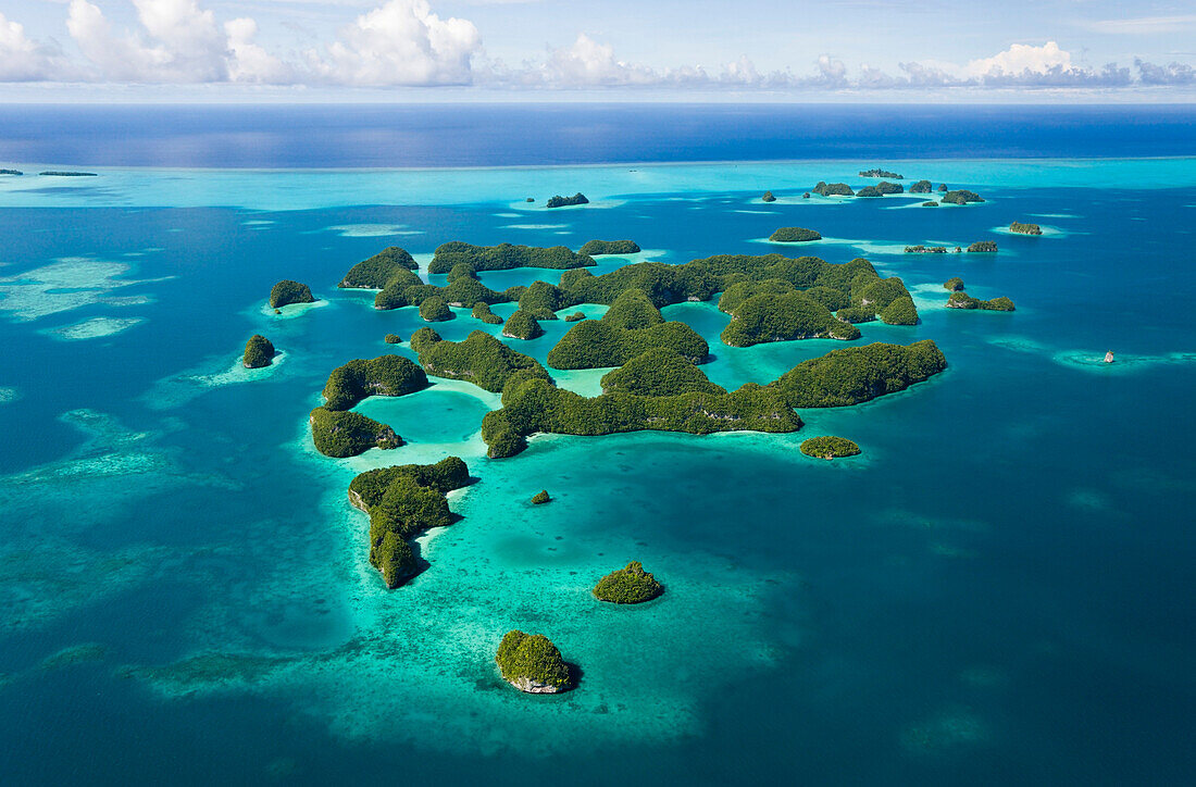 Luftaufnahme von Seventy Islands, Mikronesien, Palau