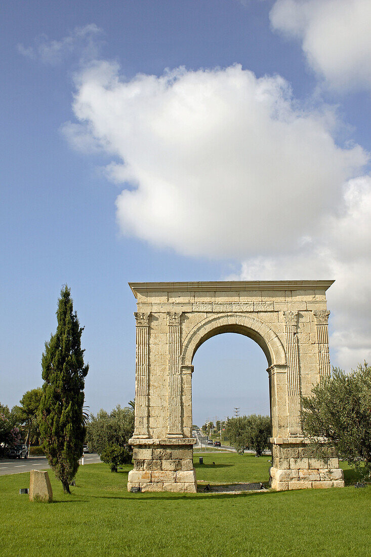Arc de Barà, Roman arch (Unersco World Heritage). Tarragona province. Catalonia. Spain