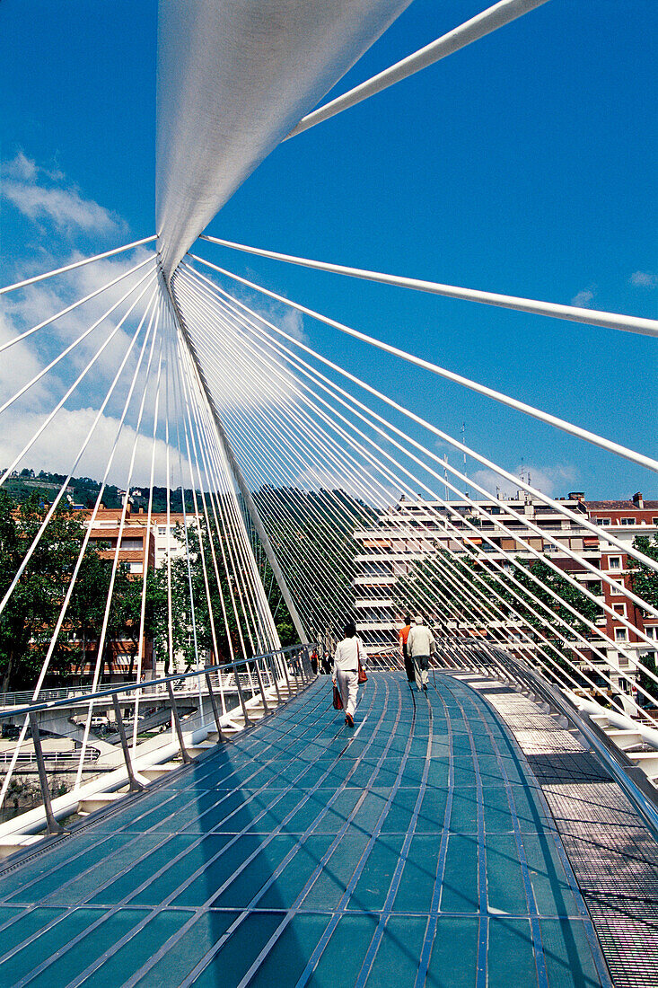 Zubizuri-Brücke von Santiago Calatrava, Bilbao. Biskaya, Euskadi, Spanien