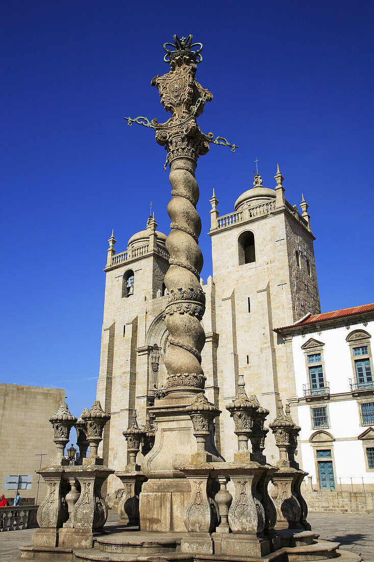 Portugal, Douro, Porto, Sé, Cathedral, pelourinho pillar