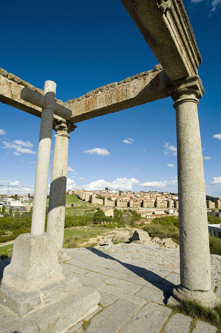 Los cuatro postes (The four poles), ramparts and general view of city.  Ávila (city added to the Unescos World Heritage List in 1985). Castilla-León. Spain