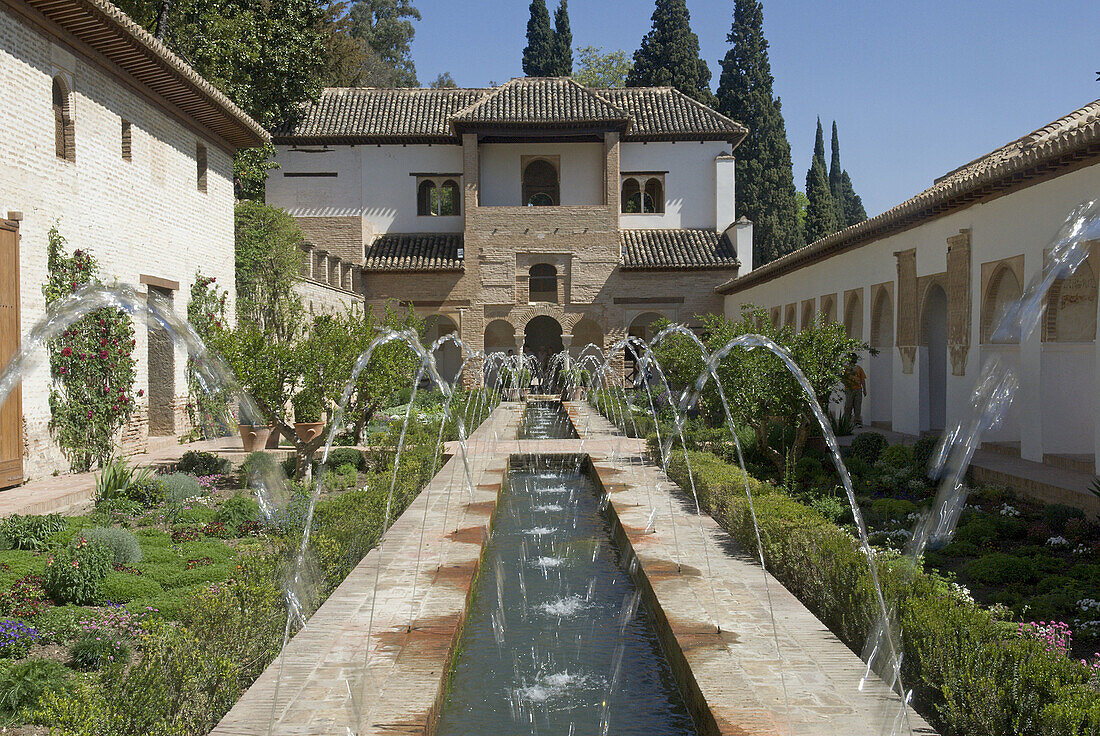 Patio de la Acequia, El Generalife Gardens, Alhambra, Granada. Andalucia, Spain