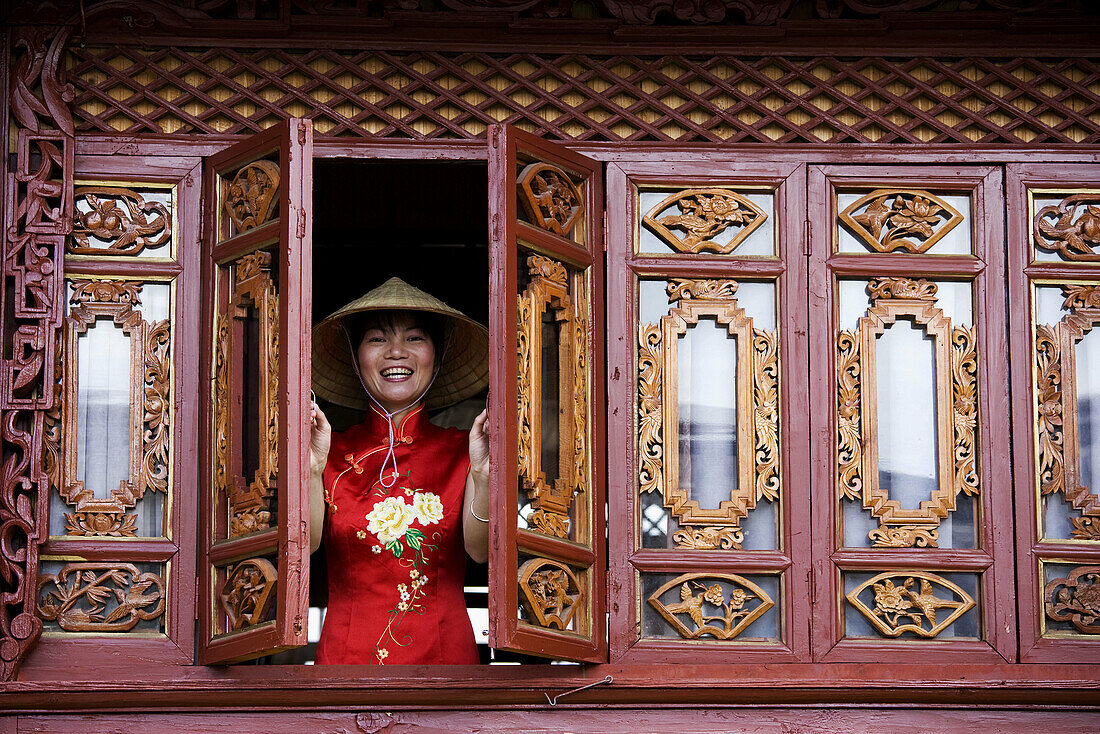 China  Yunnan Province  Shangri-La region  Lijiang  Chinese woman