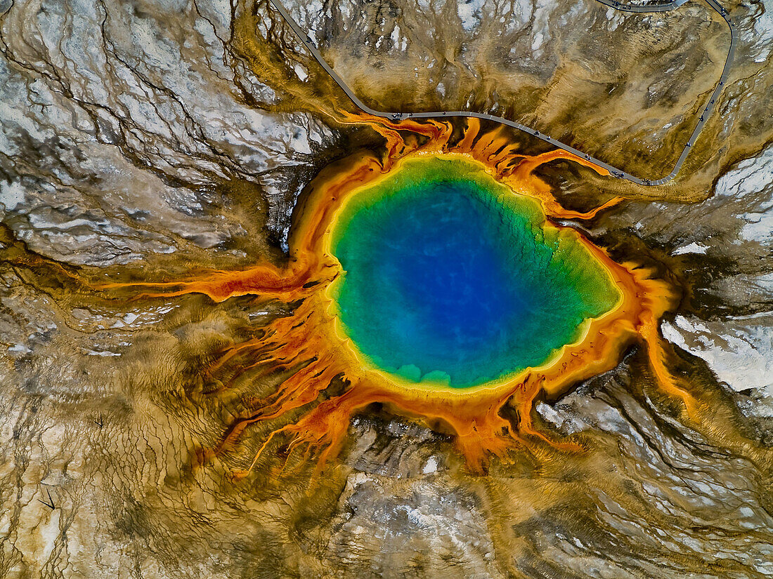 Grand Prismatic Spring  Midway Geyser Basin  Yellowstone National Park  Wyoming  USA  Considered to be the largest hot spring in Yellowstone  Discharges about 550 gallons of water poer minute
