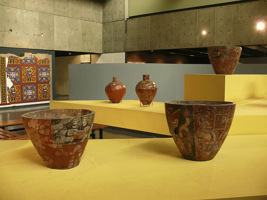 Vases. Museo de la Nación de Lima, Perú.