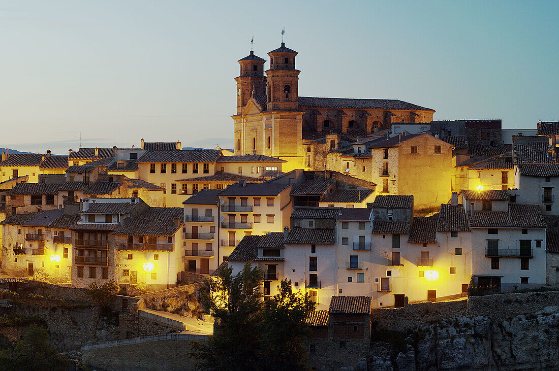 Villarluengo; destaca la Iglesia parroquial de Nuestra Señora de la Asunción (neoclásico); Teruel; Aragón; España