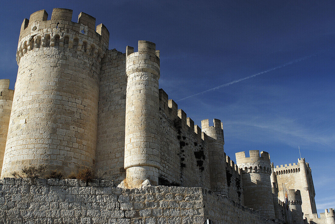 Castle, Peñafiel, Penafiel, Tower, Homenaje tower, Blue sky, Valladolid, Castilla Leon, Spain