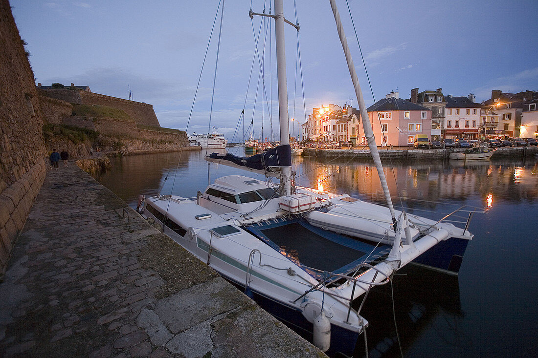Brittany, Belle-Ile, Le Palais : catamaran in the harbor