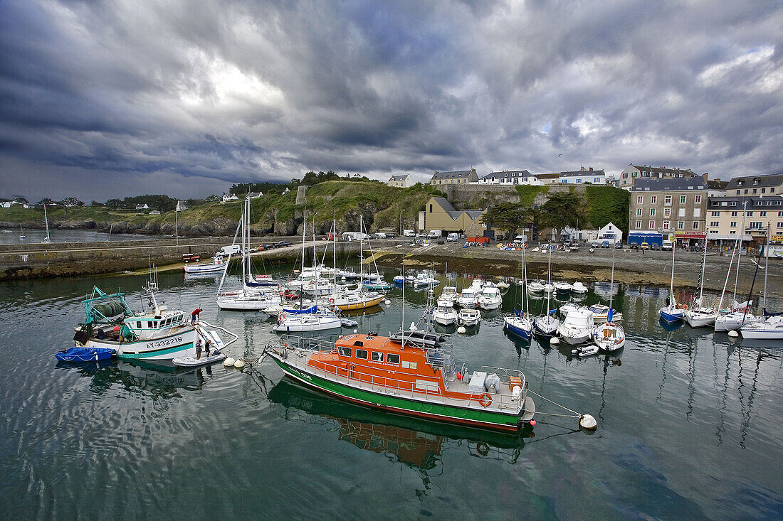 Brittany, Belle-Ile, Le Palais : port under the clouds