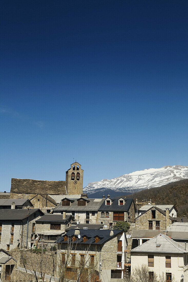 Castiello de Jaca and Pyrenees Mountains in background. Huesca province, Aragon, Spain