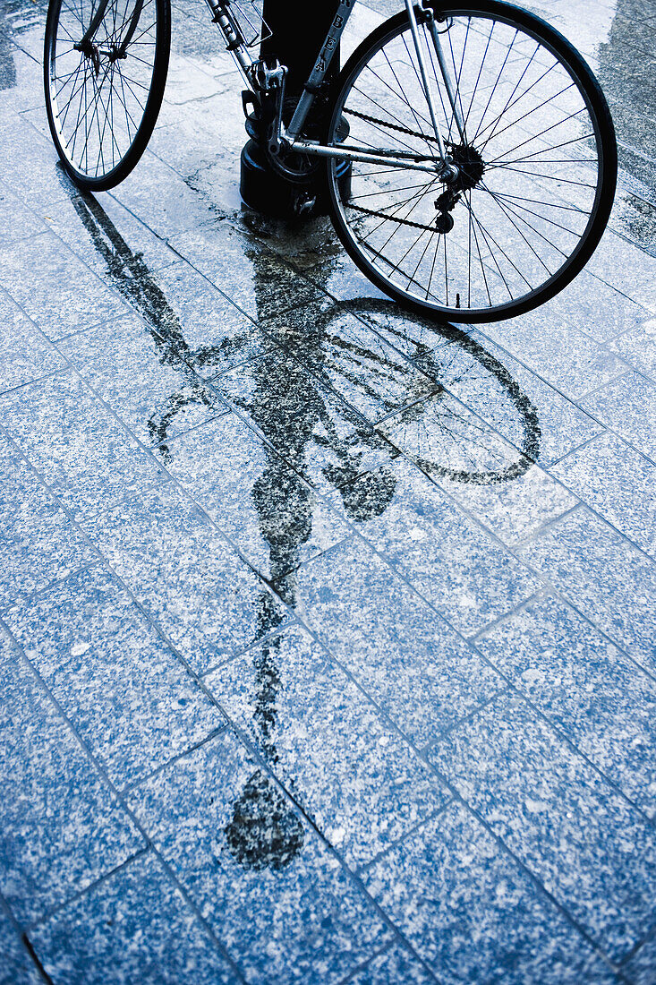 bicycle, bicycles, bike, bikes, biking, Color, Colour, Concept, Concepts, cycle, cycles, Daytime, detail, details, exterior, Ground, Grounds, Lamp post, Lamp posts, Melancholy, Mirror image, Mirror images, outdoor, outdoors, outside, Pavement, Pavements, 