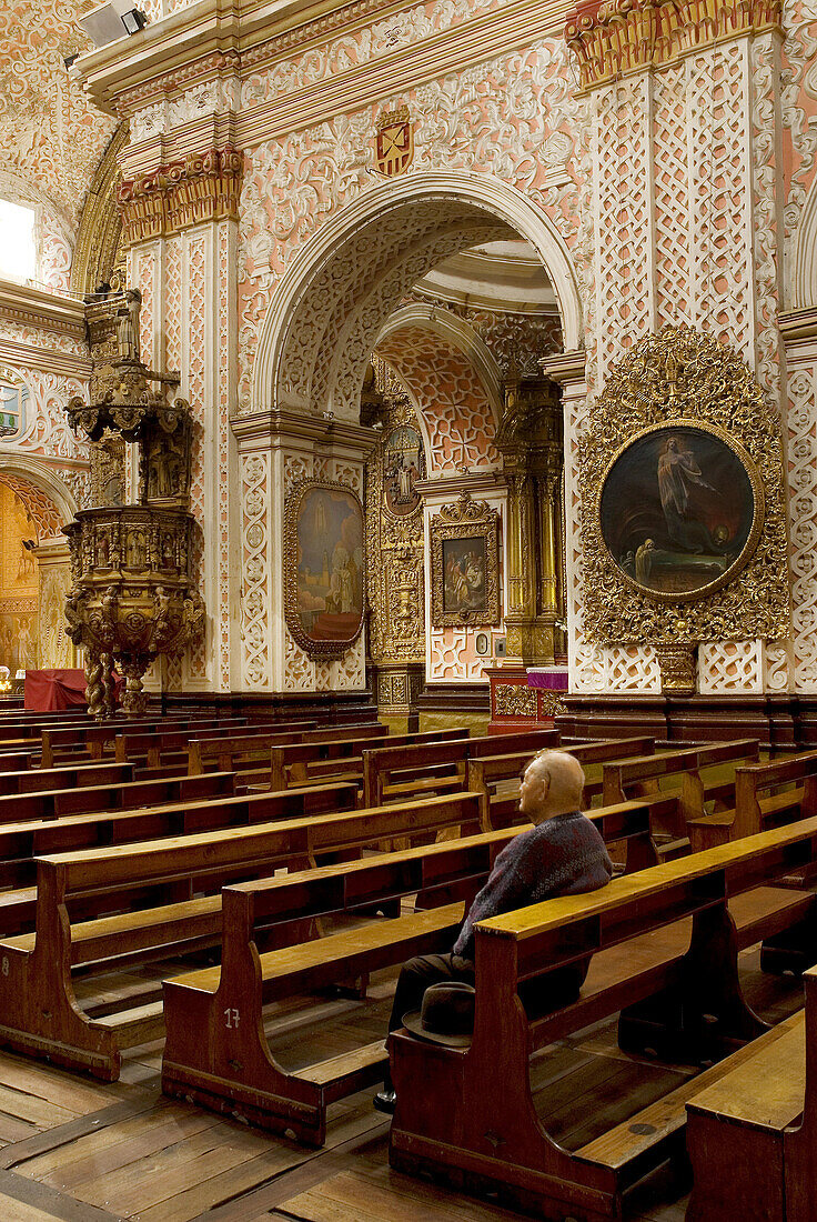 Quito Old Quarter, Central nave, Church and Convent of La Merced (1653). Quito. Ecuador. South America. 2007