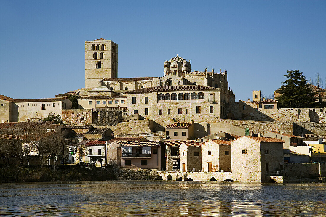 Cathedral and Duero river, Zamora. Castilla-Leon, Spain