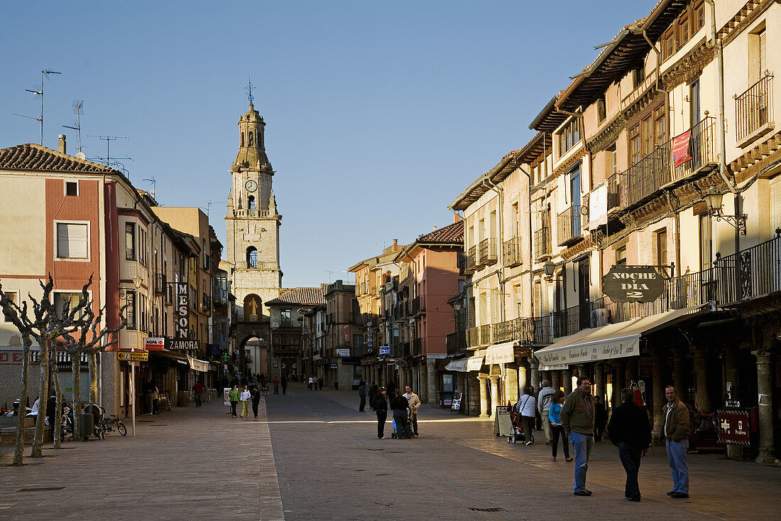 Main Square with Baroque clocktower in background, Toro. Zamora province, Castilla-Leon, Spain