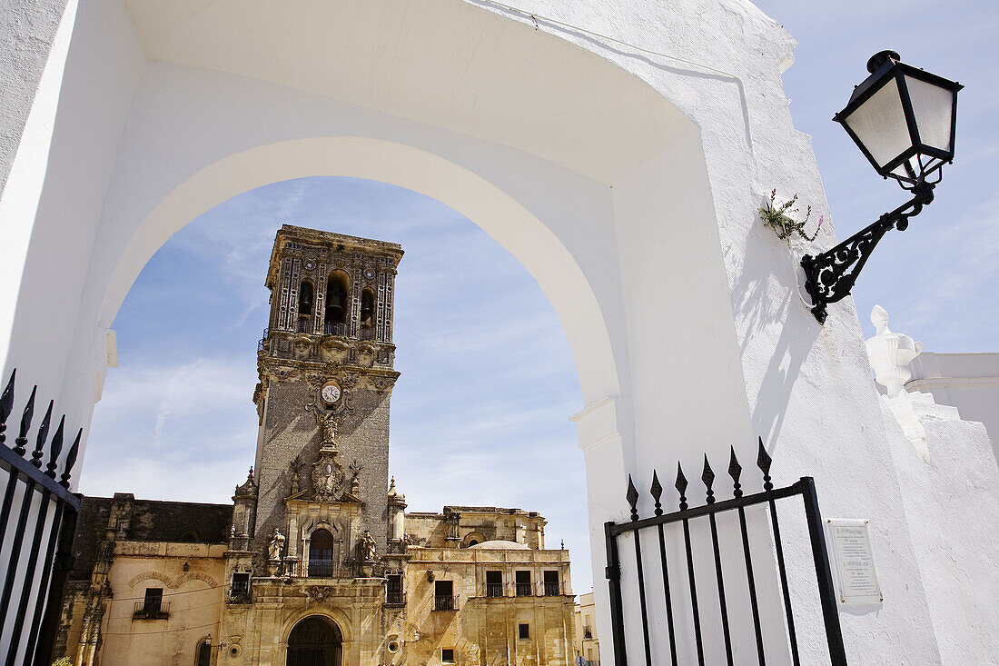 St Marys church, Arcos de la Frontera. Pueblos Blancos (white towns), Cadiz province, Andalucia, Spain