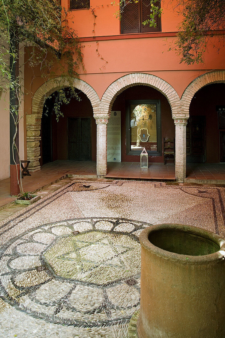 Casa de Sefarad museum in the Jewish quarter, Cordoba. Andalusia, Spain