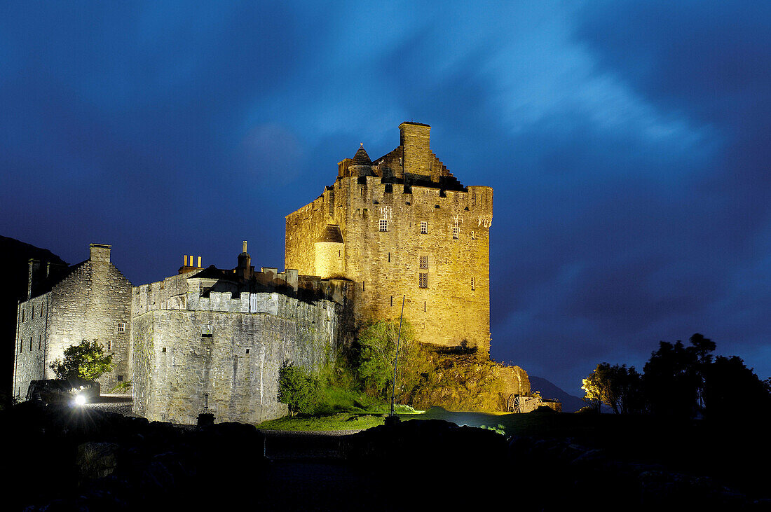 Eilean Donan castle at Dusk  Dornie, Highlands Region, Scotland, UK