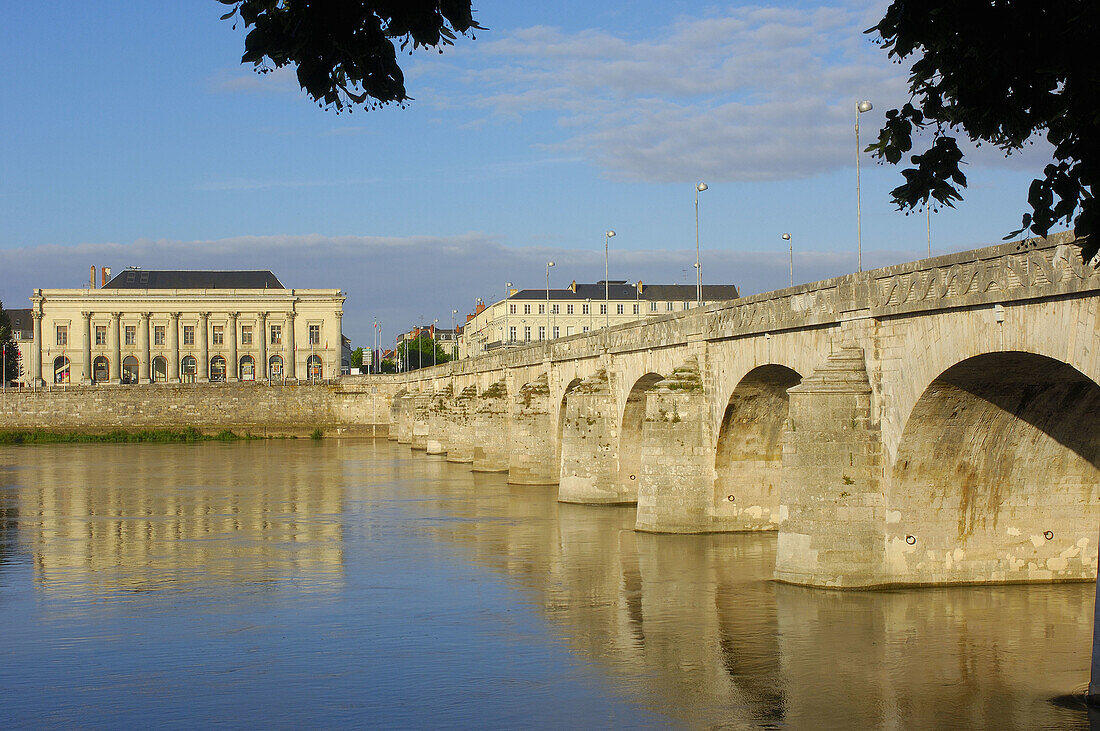 Stone Bridge over Loire River  Maine-et-Loire  Saumur  Loire Valley  France