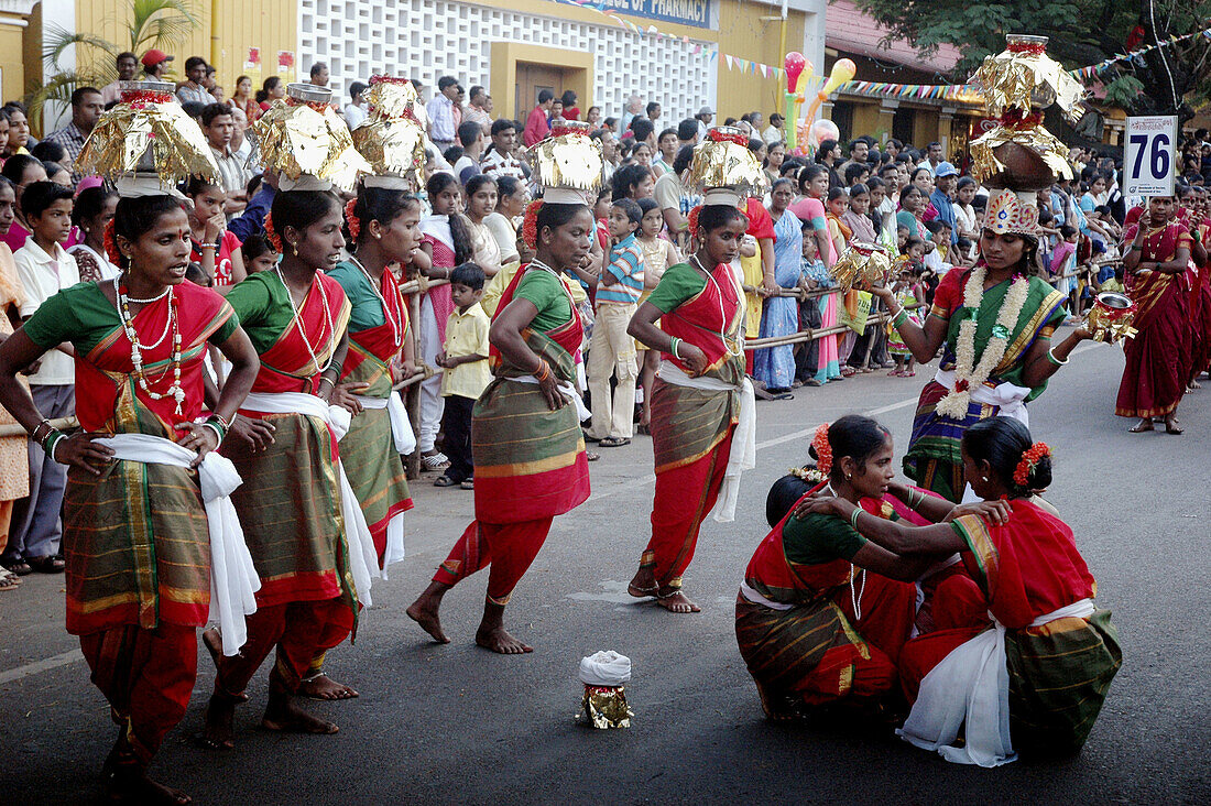 Panjim Goa, India, a feminine group during the Shigmotsav parade