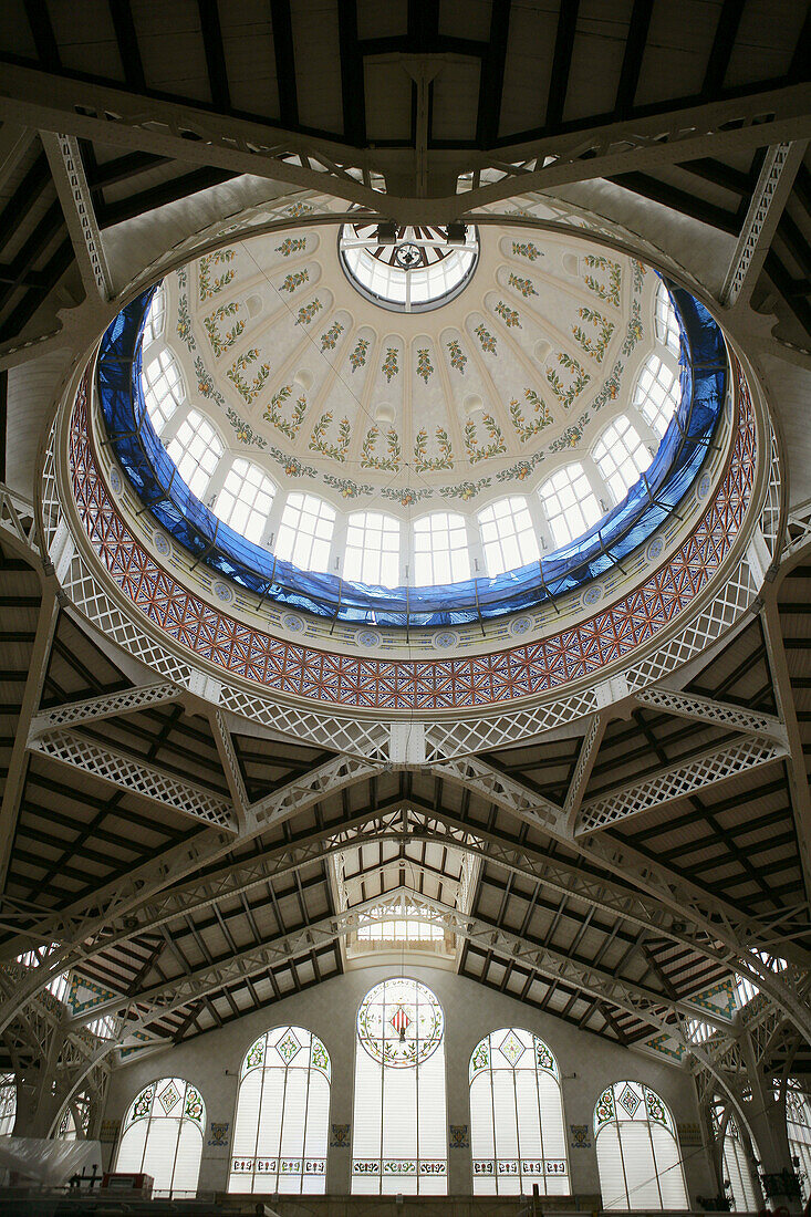 Kuppel im Inneren des Zentralmarktes, Valencia