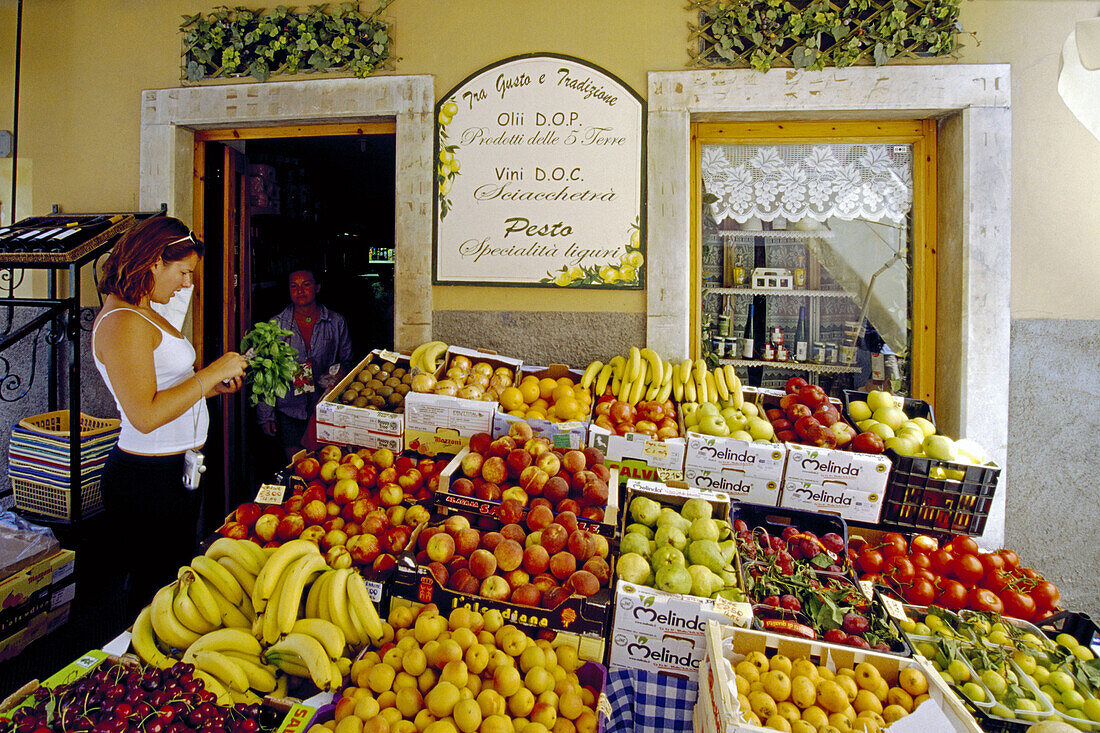 Delicatessen, Vernazza, Cinque Terre, Liguria, Italian Riviera, Italy, Europe