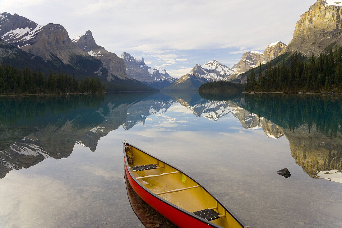 Canoe, Lake Maligne near Jasper, Jasper National Park, Alberta, Canada