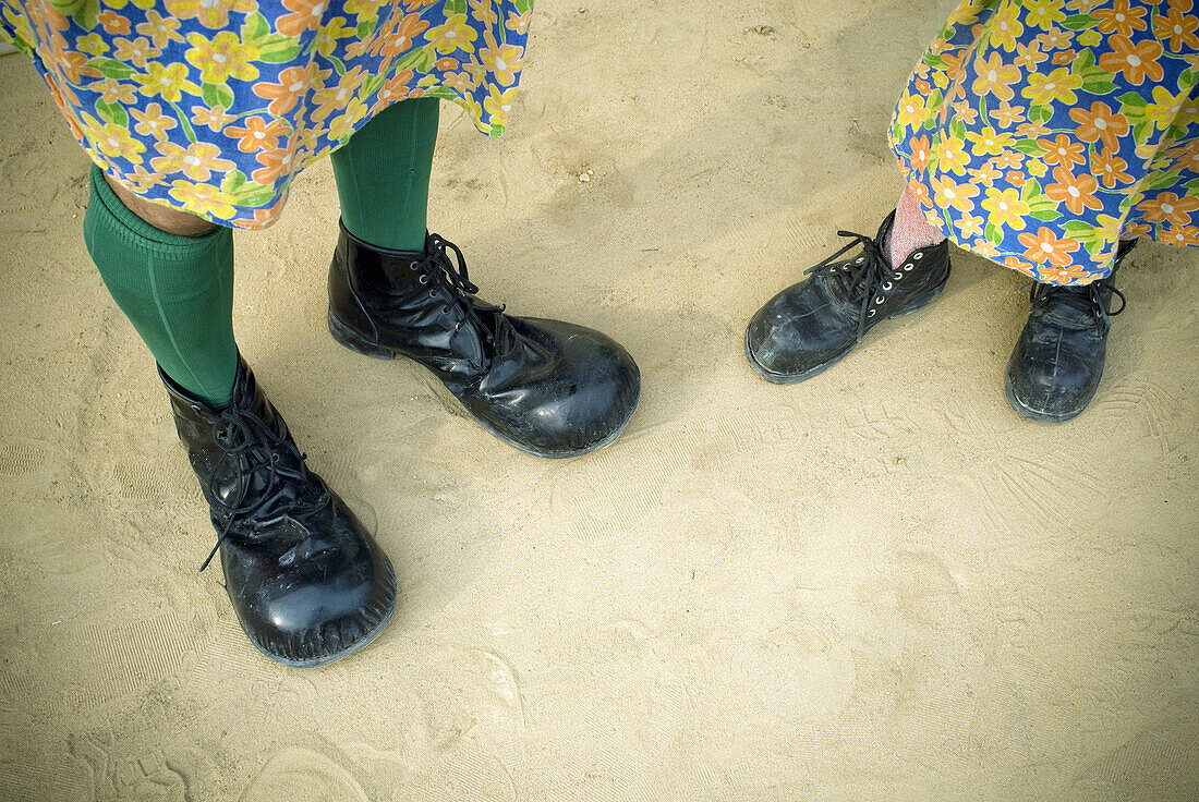 Adult, Adults, Amazon, Amazonas, Anonymous, Big, Boy, Boys, Brazil, Child, Childhood, Children, Circus, Clown, Clowns, Color, Colour, Contemporary, Costume, Costumed, Costumes, Daytime, Disguise, Disguises, Entertainment, Fancy dress, Feet, Foot, Footgear