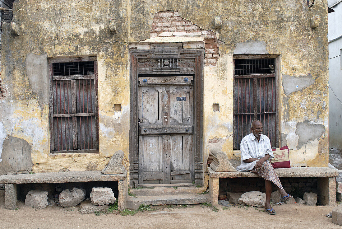 An old house at Alamelumangapuram, India
