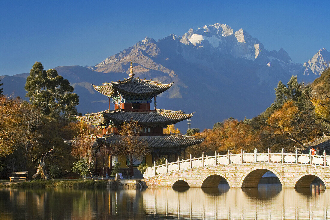 Black Dragon Pool Park and Yulong Xueshan Mountain, Unesco town of Lijiang, Yunnan Province, China