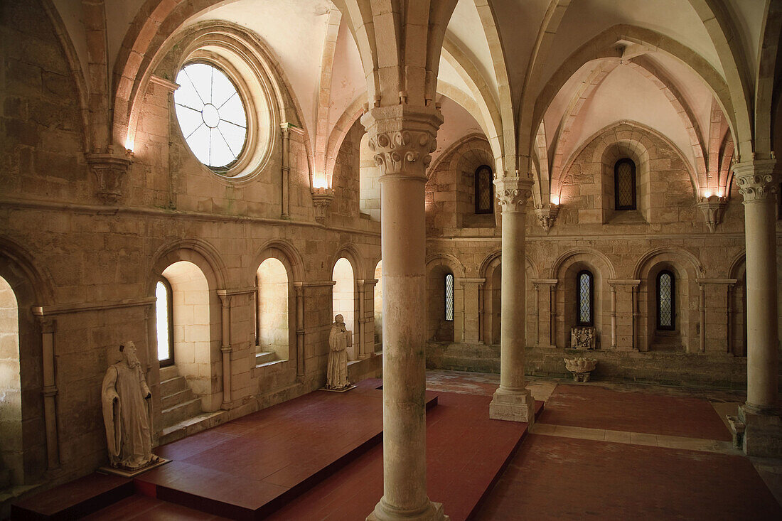 Monks Hall, Santa Maria de Alcobaça Monastery UNESCO World Heritage, Alcobaça, Estremadura, Portugal