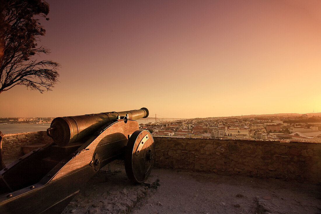 Castelo de Sao Jorge Ramparts, Lisbon, Portugal