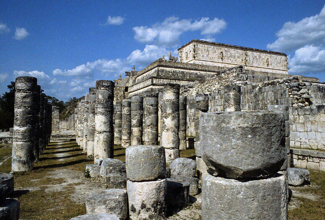 Temple of the Warriors and group of thousand columns, Mayan ruins of Chichen Itza. Yucatan, Mexico