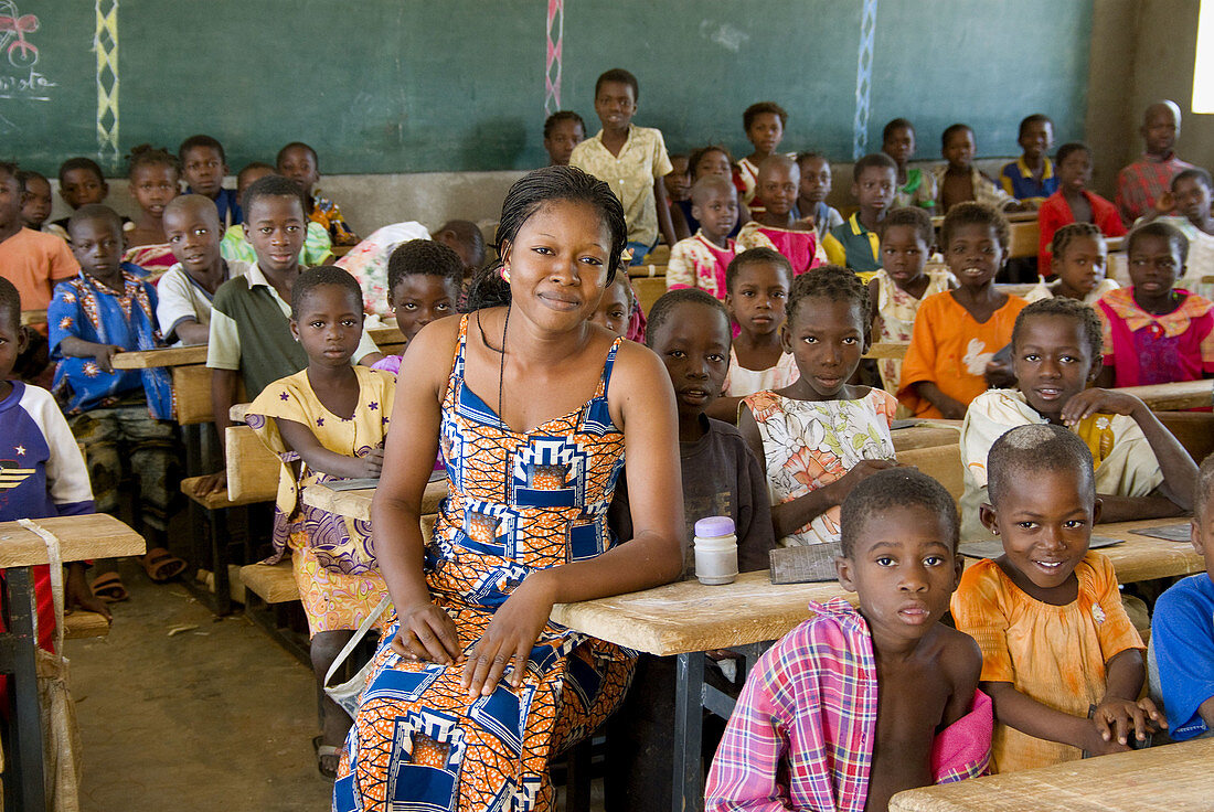 Burkina Faso. Sahel. Lobí Country. School Gaoua. Elementary students and teacher.