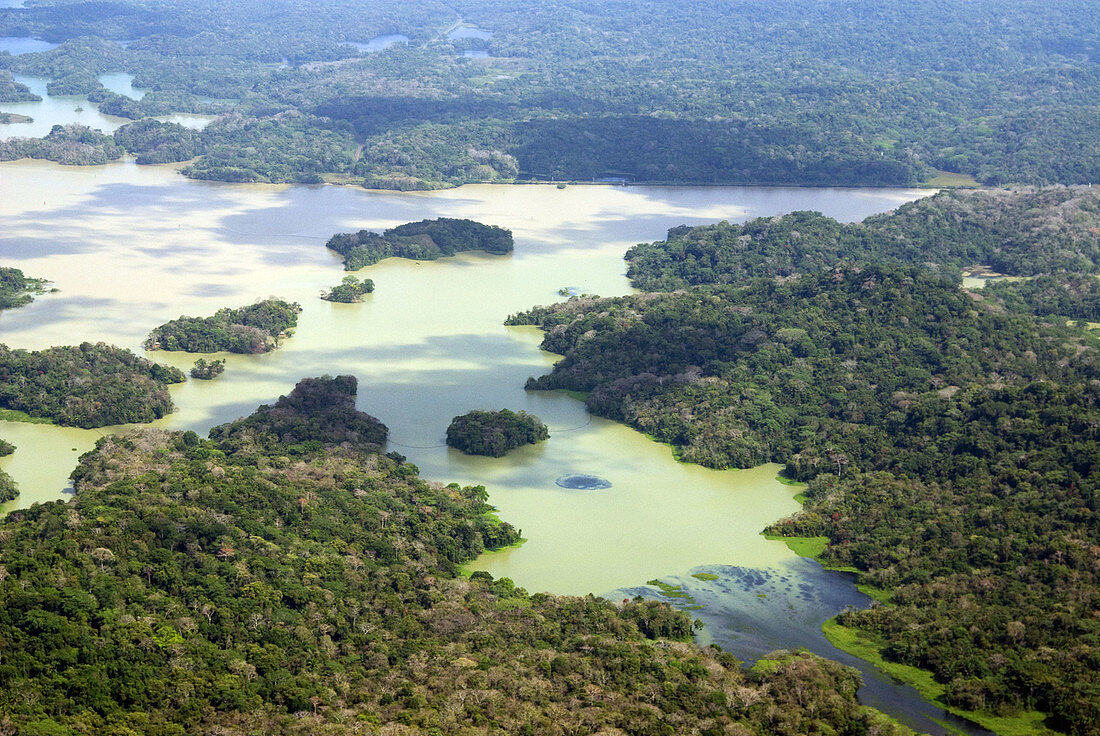 Panama. Panama Canal. Gatun lake.