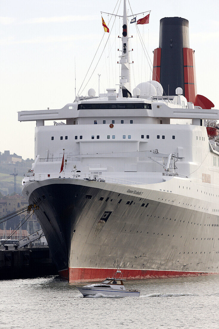 Kreuzfahrtschiff Queen Elizabeth 2, Hafen von Bilbao, Biskaya, Baskenland, Spanien