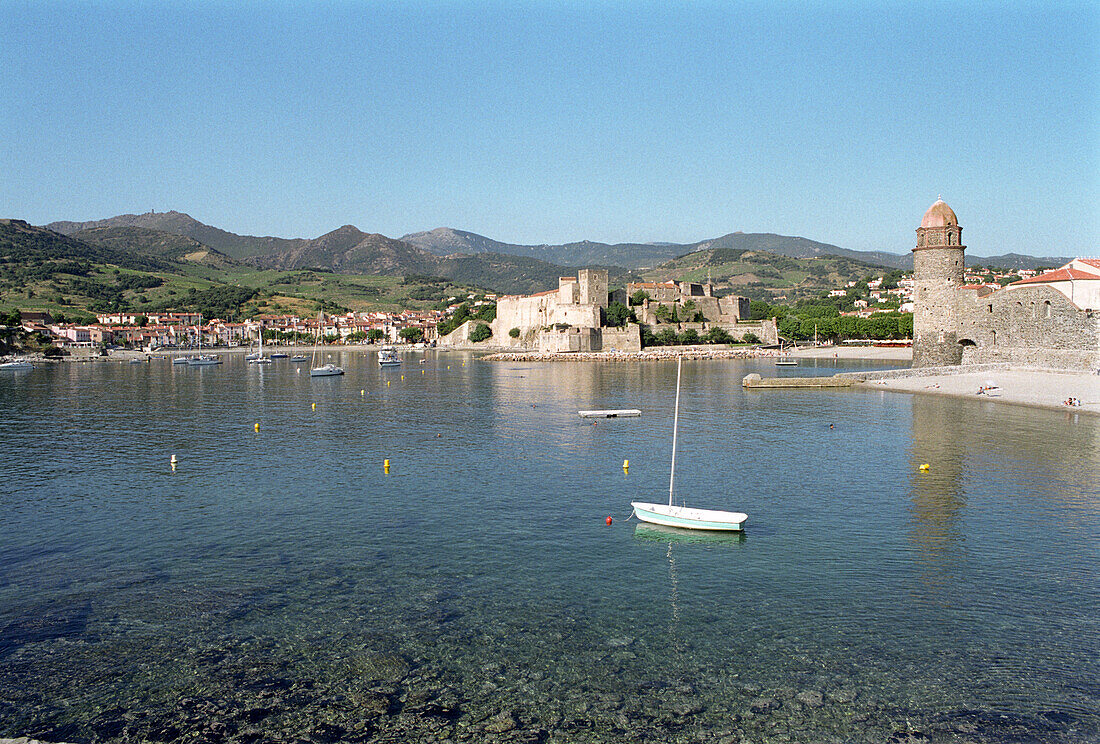 Hafen von Collioure, Collioure, Languedoc-Roussillon, Südfrankreich, Frankreich