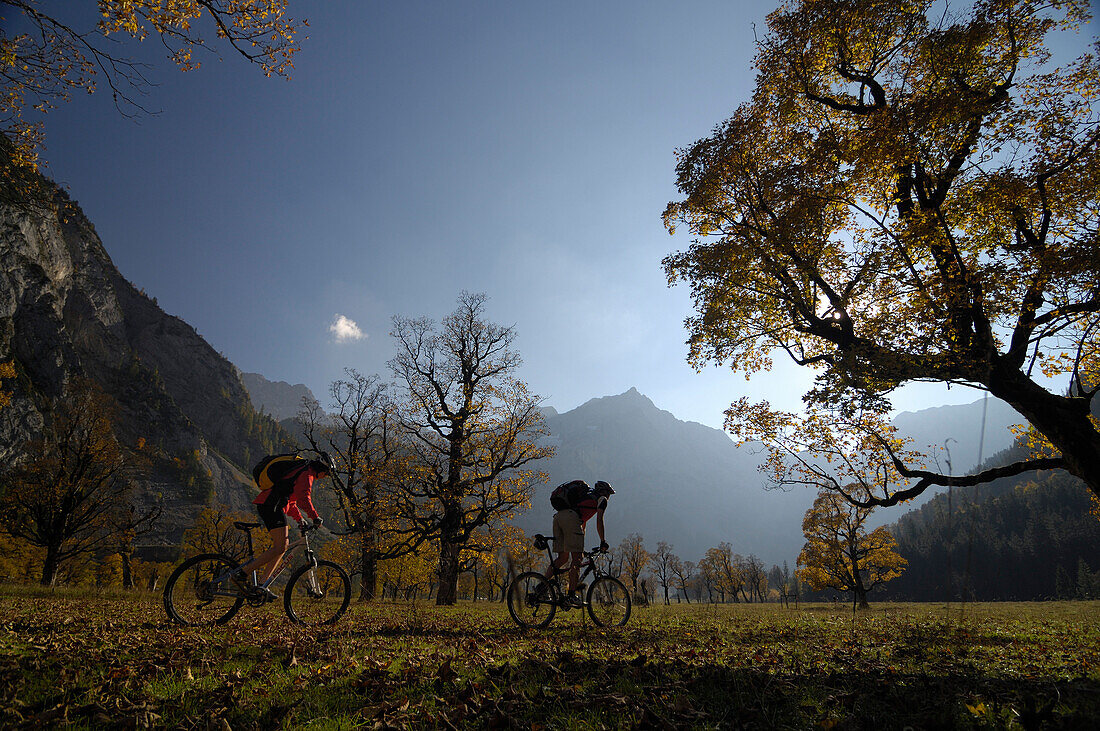 Mountain bike tour in Autumn in the Karwendel mountains, Grosser Ahornboden, Eng, Tirol, Austria, Europe