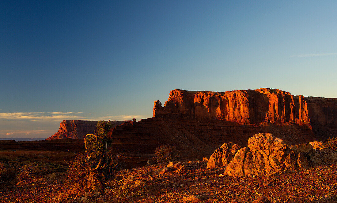 Berge im Licht der Abendsonne, Monument Valley, Utah, Nordamerika, Amerika