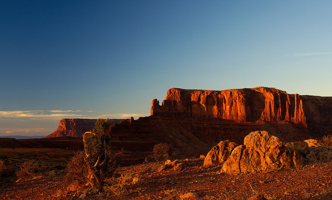 Mountains in the light of the evening sun, Monument Valley, Utah, North America, America