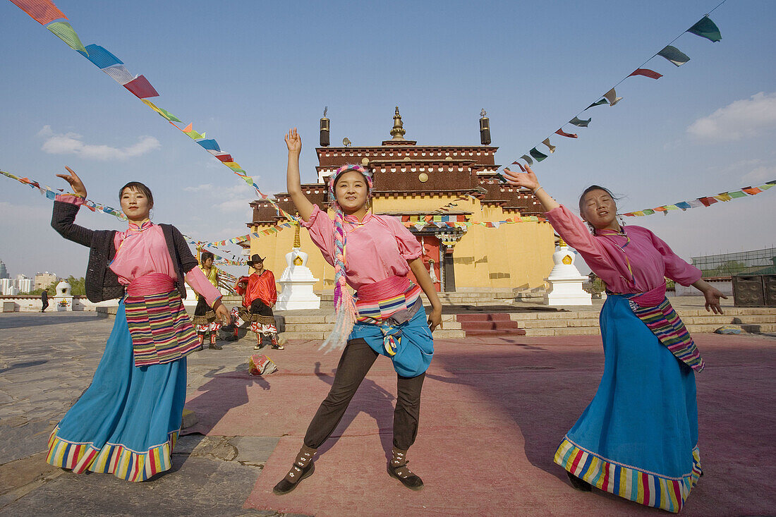 China -April 2008. Beijin City. Chinese Ethnic Culture Park. Tibet Dancers