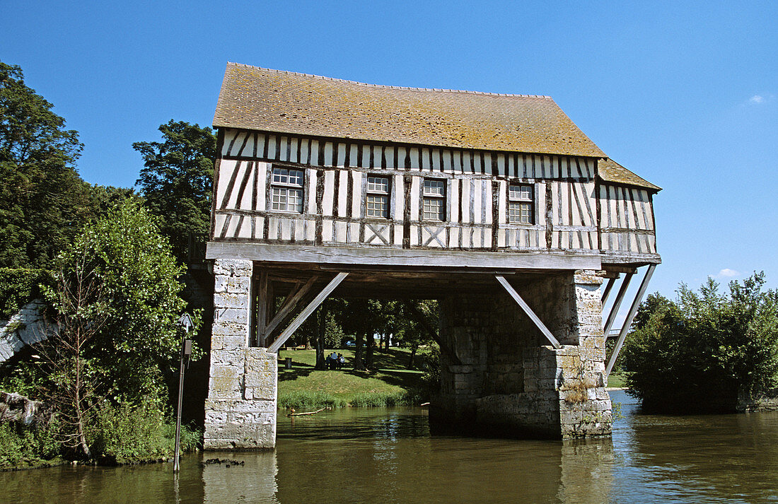 Timber framed house on stump of former medieval bridge, Vernon, near Giverny, Normandy, France