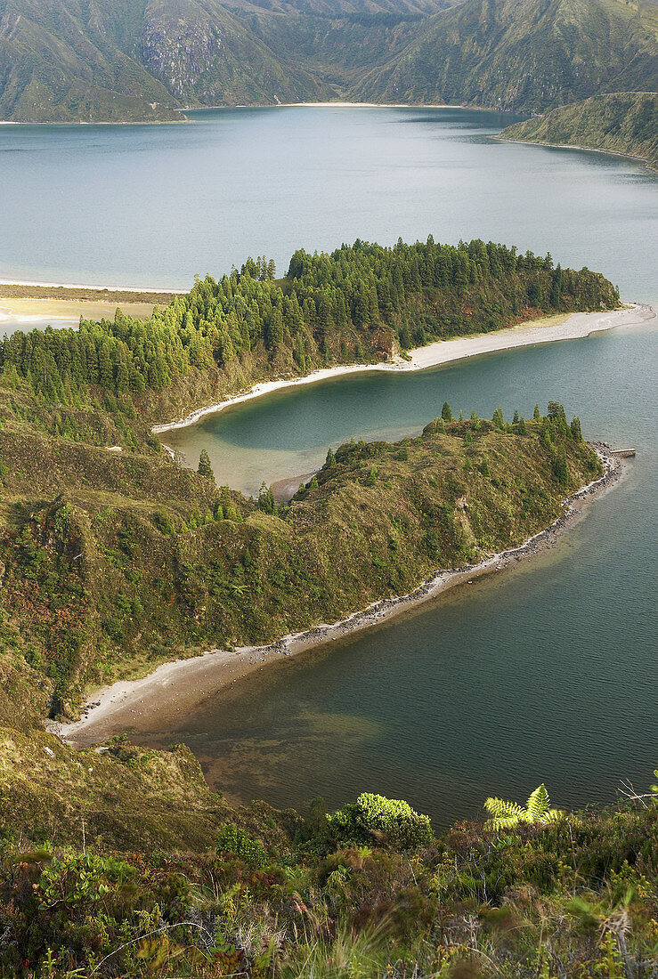 Lagoa do Fogo (fire lake), Sao Miguel island, The Azores.