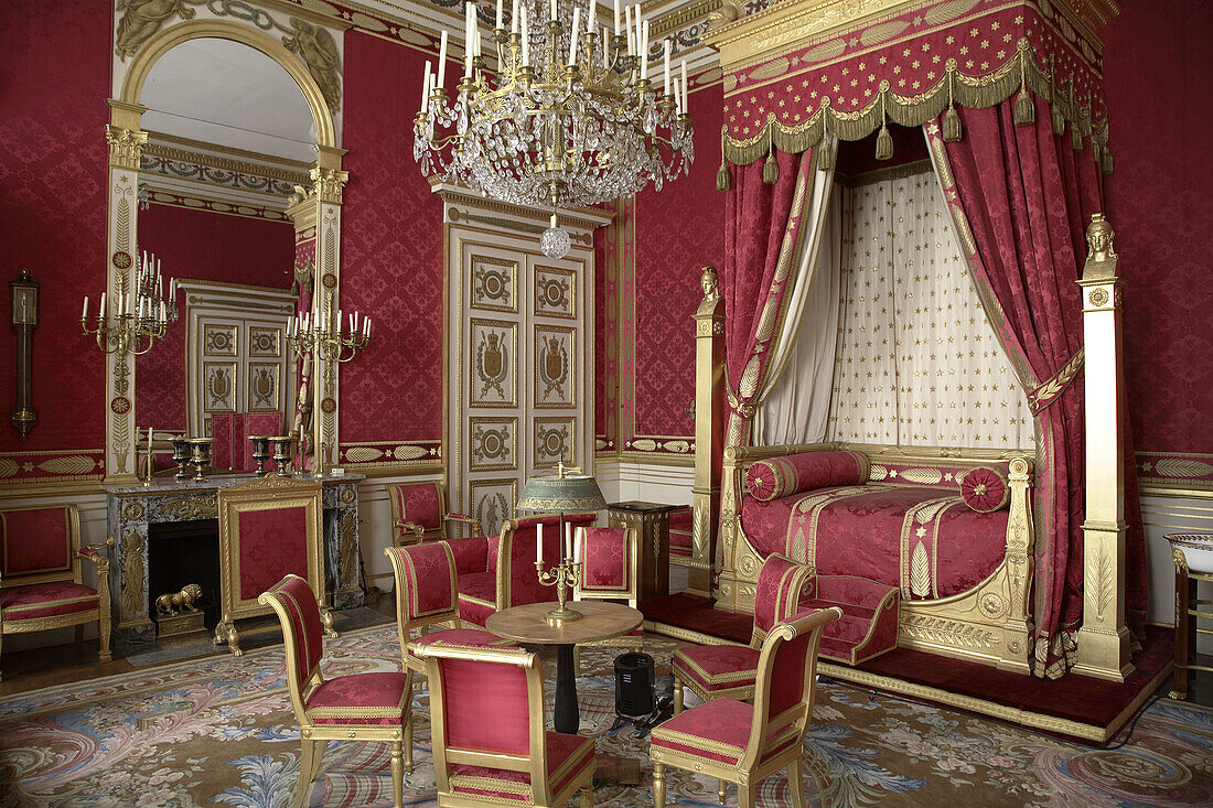 France, Picardie, Compiègne, chateau, royal palace, imperial apartments, emperors bedroom