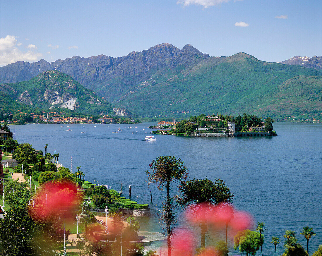 Isola Bella and Isola dei Pescatori from Stresa, Stresa, Lombardy, Lake Maggiore, Italy