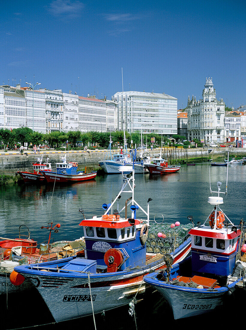 Harbour and Avenida De La Marina, La Coruna, Galicia, Spain