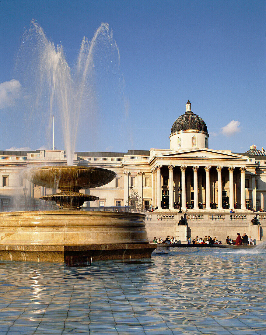 Trafalgar Square & National Gallery, London, UK, England
