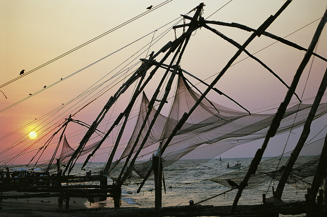 Asia, Color, Colour, Fisherman, Fishing, India, Kerala, Sea, Sunset, V58-800669, agefotostock