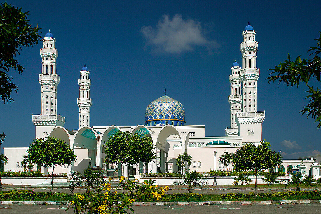 VIEW OF CITY MOSQUE, KOTA KINABALU, SABAH, MALAYSIA